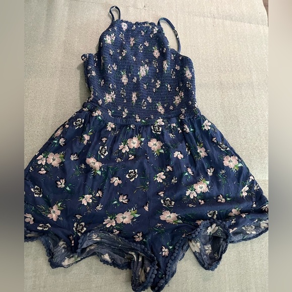 [S] American Eagle High Neck  Floral Smocked Romper Blue Peasant - Picture 2 of 10